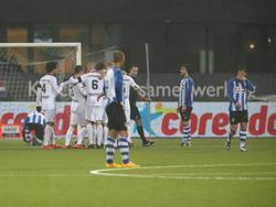 De spelers van Sparta vieren de 0-1 tegen FC Eindhoven. Paco van Moorsel staat als doelpuntenmaker in het middelpunt van de belangstelling. (22-01-2016)