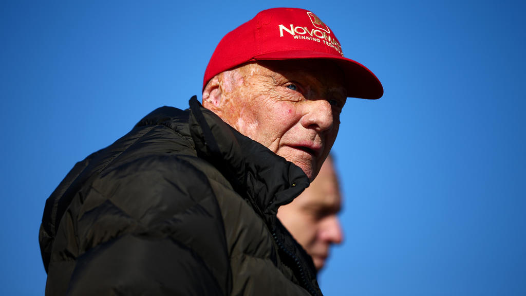 Niki Lauda musste sich einer komplizierten Operation unterziehen Niki Lauda musste sich einer komplizierten Operation unterziehen