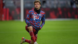 Thomas Müller mit kuriosem Geschenk an jungen Fan des FC Bayern