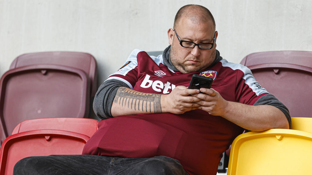Man City retain advantage, West Ham suffer blow