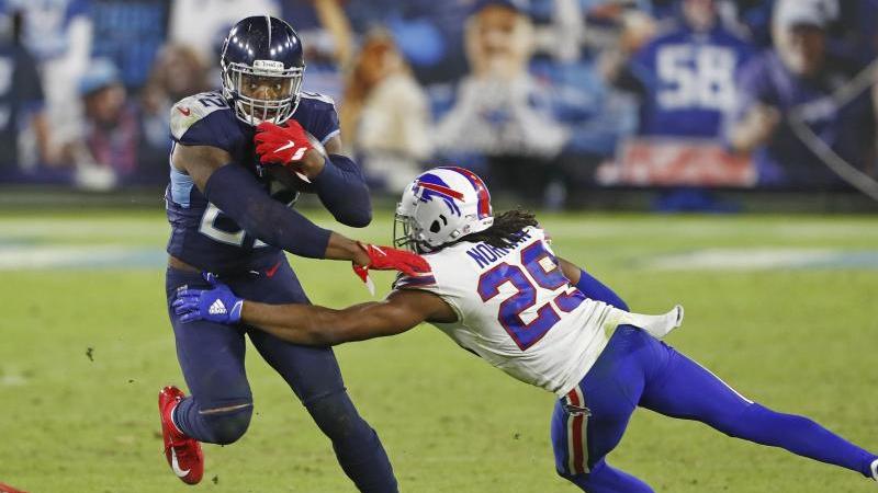 Derrick Henry (l.) setzte sich mit den Tennessee Titans gegen die Buffalo Bills durch Derrick Henry (l.) setzte sich mit den Tennessee Titans gegen die Buffalo Bills durch