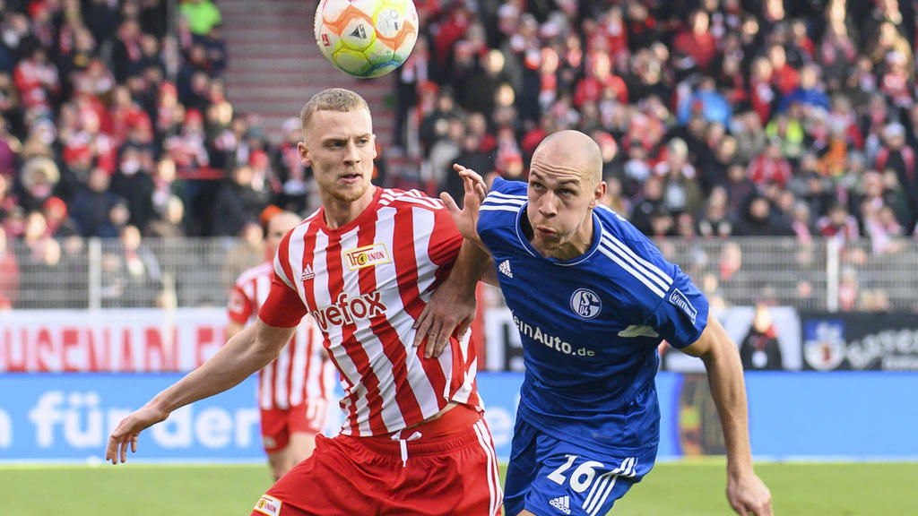 Timo Baumgartl (l.) spielte letzte Saison noch gegen den FC Schalke 04 Timo Baumgartl (l.) spielte letzte Saison noch gegen den FC Schalke 04