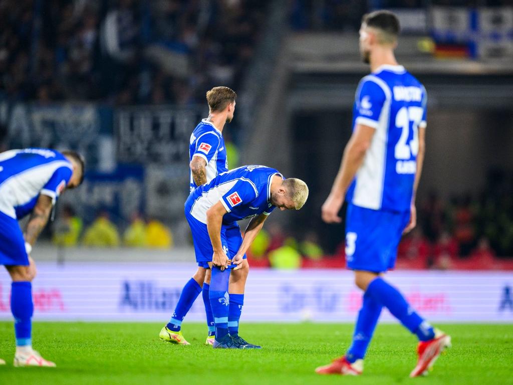 Darmstadts Filip Stojilković (M) reagiert nach dem Spiel unzufrieden. Darmstadts Filip Stojilković (M) reagiert nach dem Spiel unzufrieden.