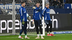 Justin Heekeren (m.) ist vor Loris Karius (r.) aktuell Stammkeeper beim FC Schalke 04