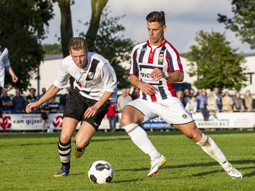 De nieuwe aanwinst van Willem II, Fran Sol, maakt in de oefenwedstrijd tegen RKDSV zijn debuut. (27-06-2016) De nieuwe aanwinst van Willem II, Fran Sol, maakt in de oefenwedstrijd tegen RKDSV zijn debuut. (27-06-2016)