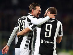 Bernadeschi (li.) und Higuaín (re.) trafen für Juventus Turin