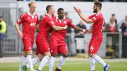 Der MSV Duisburg feiert einen 2:0-Erfolg bei Holstein Kiel
