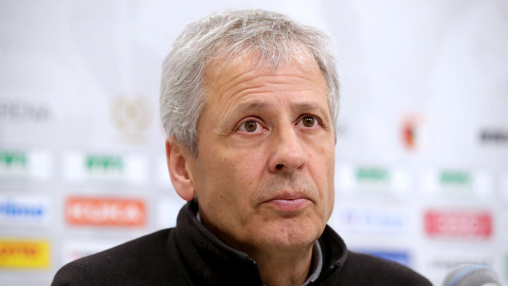 BVB-Trainer Lucien Favre hat sich zum Revierderby gegen Schalke geäußert BVB-Trainer Lucien Favre hat sich zum Revierderby gegen Schalke geäußert