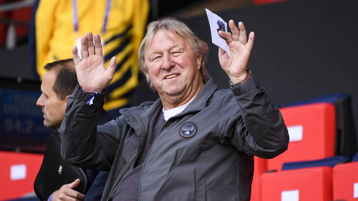 Horst Hrubesch heuert als Verantwortlicher beim HSV an Horst Hrubesch heuert als Verantwortlicher beim HSV an