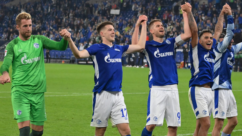 Florian Flick (Nr. 17) wechselt vom FC Schalke 04 zum 1. FC Nürnberg Florian Flick (Nr. 17) wechselt vom FC Schalke 04 zum 1. FC Nürnberg