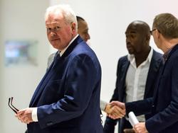 Hennie Henrichs is als voorzitter van de bestuursraad natuurlijk aanwezig op de ledenvergadering van Ajax. (17-12-2015)