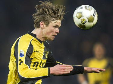 Kees Luijckx kopt names NAC Breda een bal weg in het duel met NEC. (13-04-2013)