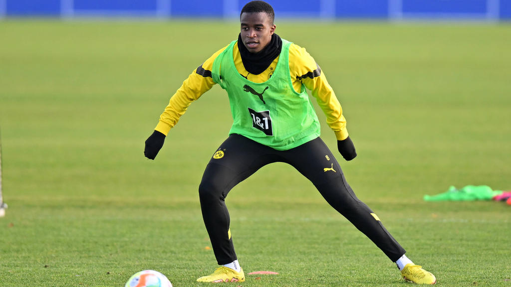 Youssoufa Moukoko befindet sich beim BVB wieder im Training Youssoufa Moukoko befindet sich beim BVB wieder im Training