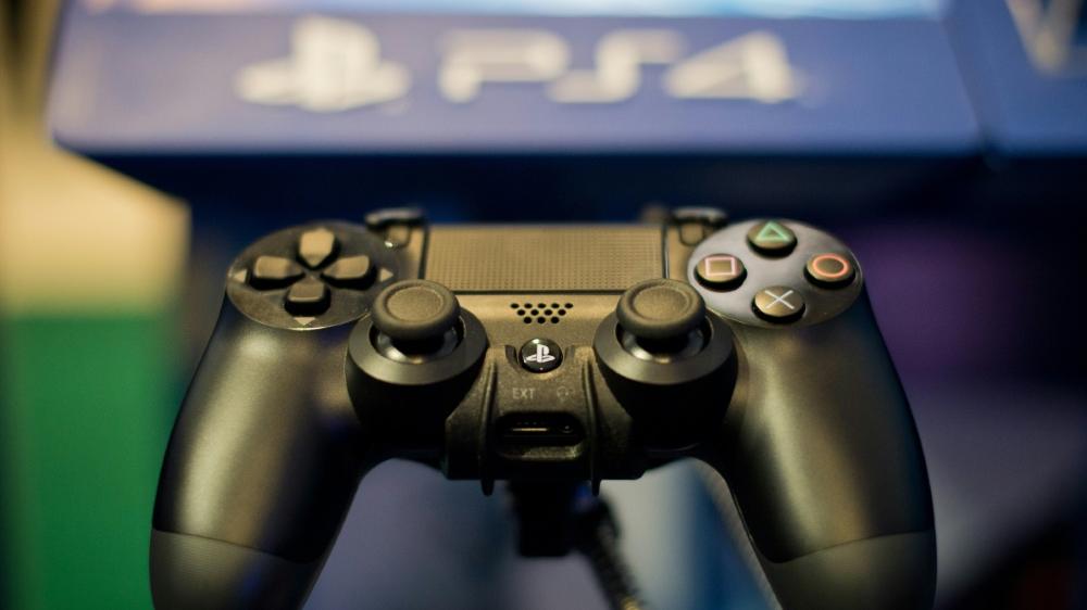 Die Bundesliga-Stars duellierten sich in FIFA 20 Die Bundesliga-Stars duellierten sich in FIFA 20