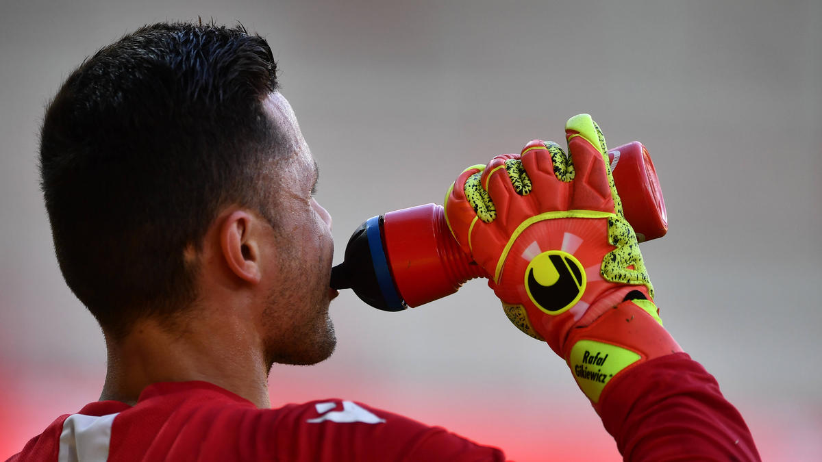 Rafal Gikiewicz soll vor einem Wechsel zum FC Augsburg stehen Rafal Gikiewicz soll vor einem Wechsel zum FC Augsburg stehen