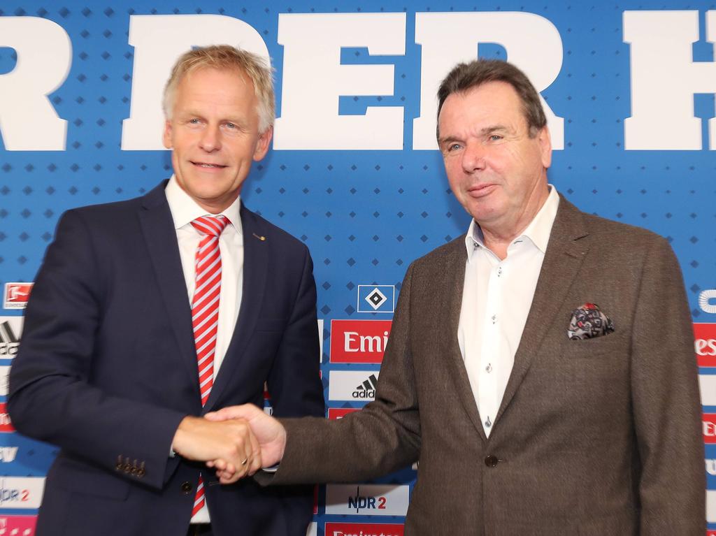 Heribert Bruchhagen (r.) startet hochmotiviert in seinen neuen Job Heribert Bruchhagen (r.) startet hochmotiviert in seinen neuen Job