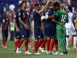 Costa Rica celebra el triunfo tras el pitido final. (Getty)