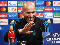 Zidane sonríe en la rueda de prensa previa al entrenamiento. (Foto: Getty)