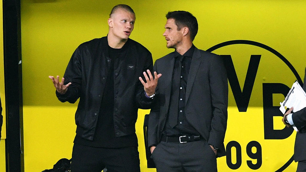 Erling Haaland (l.) und BVB-Lizenzspielerleiter Sebastian Kehl Erling Haaland (l.) und BVB-Lizenzspielerleiter Sebastian Kehl