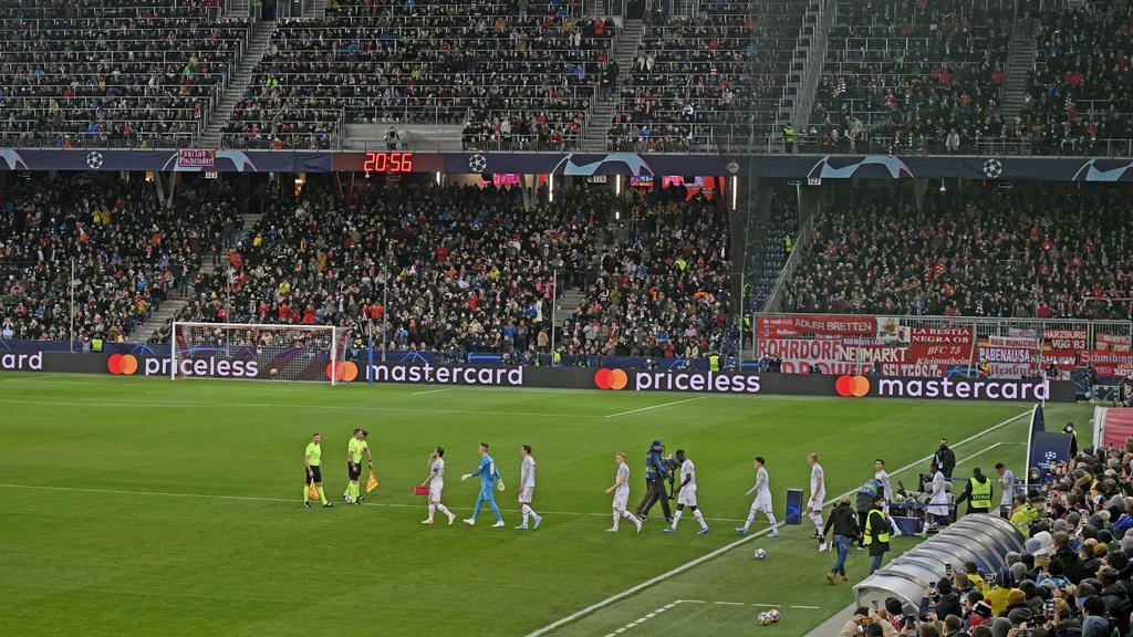 Die Fans des FC Bayern mussten in Salzburg ordentlich in die Tasche greifen Die Fans des FC Bayern mussten in Salzburg ordentlich in die Tasche greifen
