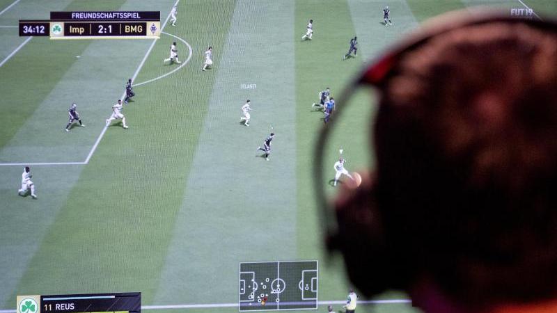 Der FIFA-E-Sport geht in Deutschland mit dem DFB-ePokal und der VBL Club Championship in eine neue Saison Der FIFA-E-Sport geht in Deutschland mit dem DFB-ePokal und der VBL Club Championship in eine neue Saison