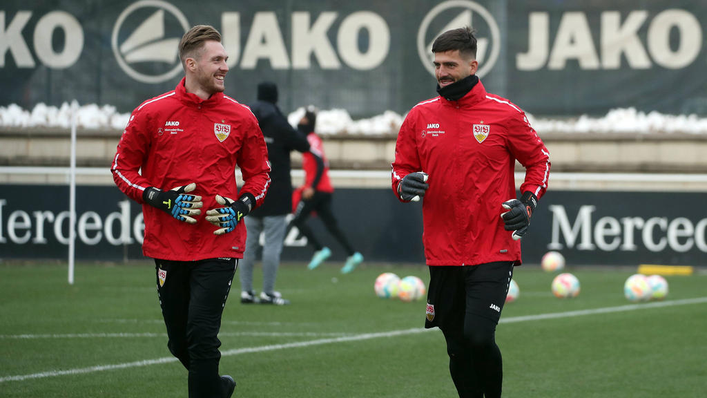 Fabian Bredlow (r.) wird gegen den 1. FC Köln das VfB-Tor hüten Fabian Bredlow (r.) wird gegen den 1. FC Köln das VfB-Tor hüten