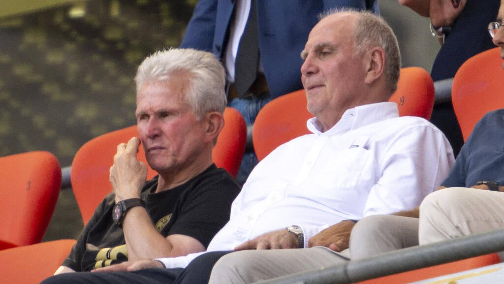 Jupp Heynckes (l.) und Uli Hoeneß sind seit Jahrzehnten eng befreundet (Archivbild aus 2023) Jupp Heynckes (l.) und Uli Hoeneß sind seit Jahrzehnten eng befreundet (Archivbild aus 2023)