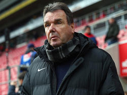 Heribert Bruchhagen hält nichts von Trainer-Diskussion