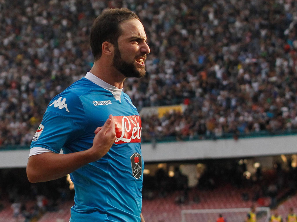 El exmadridista Higuaín celebra su gol de ayer ante la Fiorentina. (Foto: Getty)