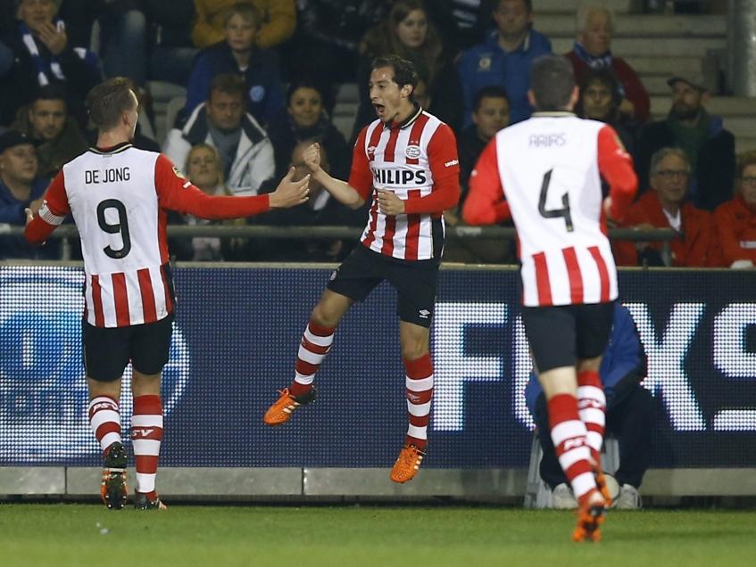 Eindhoven bejubelt den zweiten von sechs eigenen Treffern
