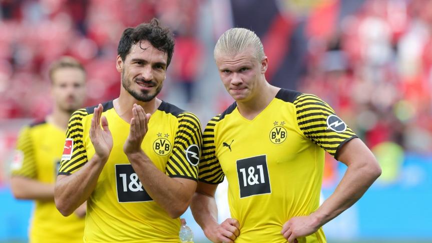 BVB: Mats Hummels (l.) hält große Stücke auf Erling Haaland BVB: Mats Hummels (l.) hält große Stücke auf Erling Haaland
