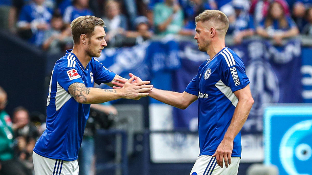 Sebastian Polter (l.) bleibt wohl beim FC Schalke 04