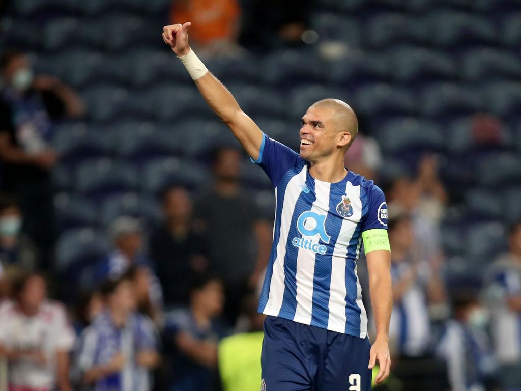 Pepe zählt trotz seines fortgeschrittenen Alters zu den Stammkräften beim FC Porto und in der Nationalmannschaft Portugals Pepe zählt trotz seines fortgeschrittenen Alters zu den Stammkräften beim FC Porto und in der Nationalmannschaft Portugals