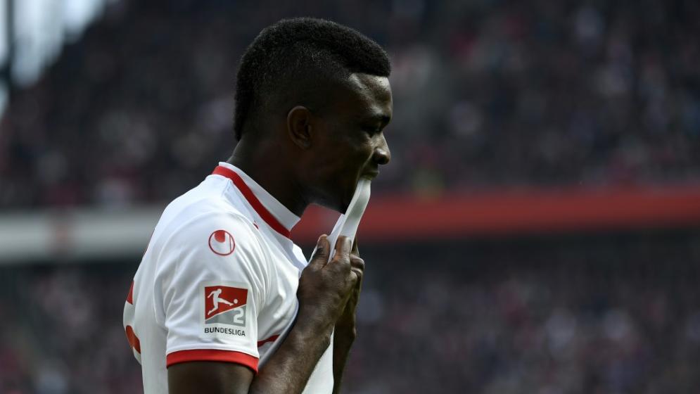 Jhon Córdoba ist für zwei Spiele rotgesperrt Jhon Córdoba ist für zwei Spiele rotgesperrt