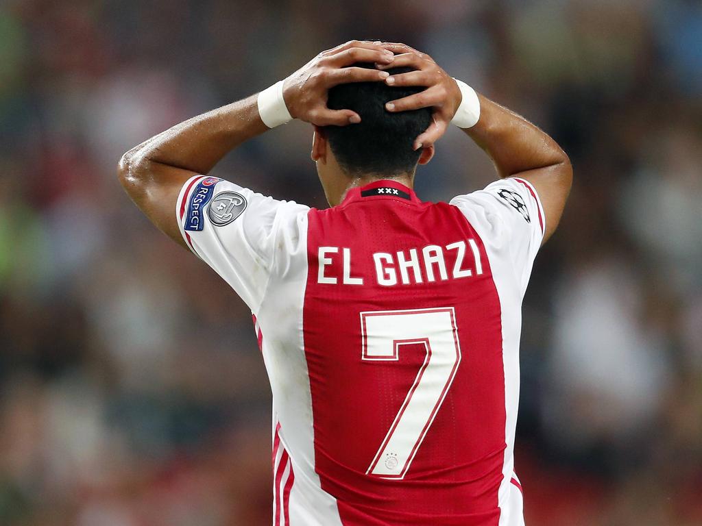Anwar El Ghazi baalt van een gemiste kans tijdens het kwalificatieduel voor de Champions League tussen Ajax en FK Rostov. (16-08-2016)