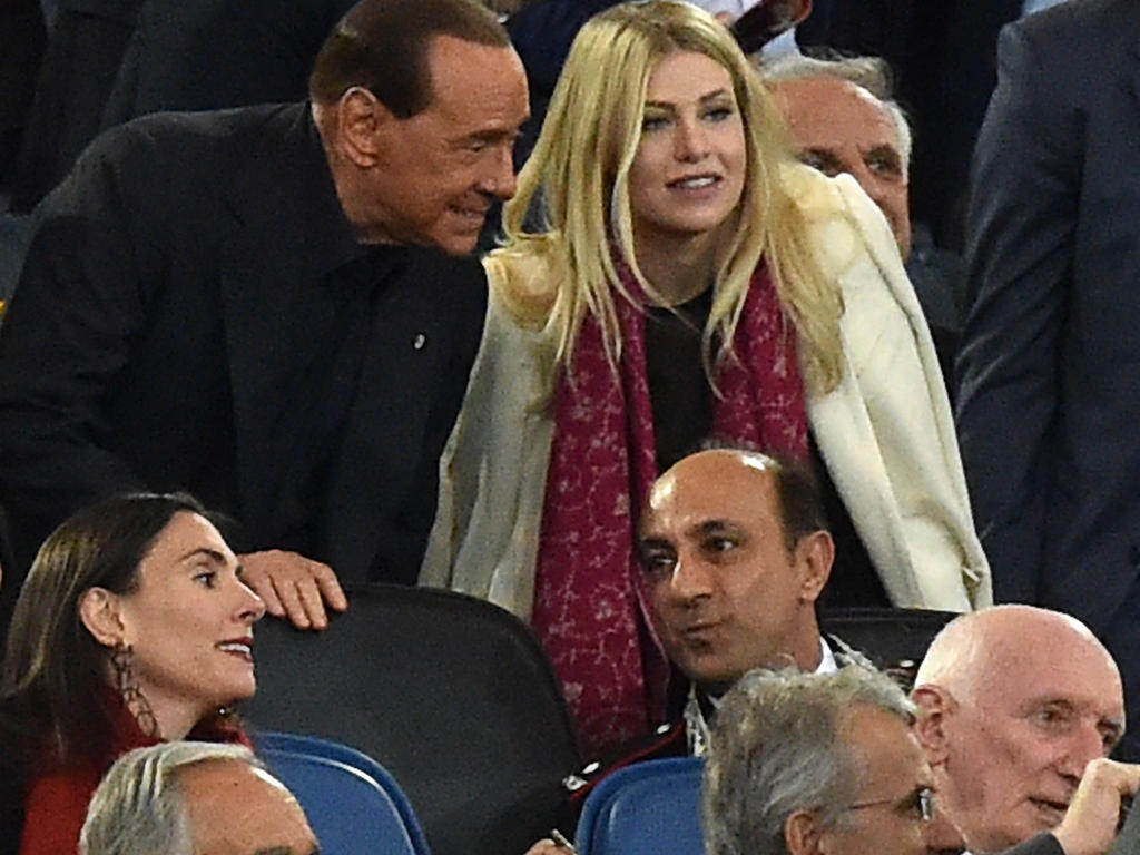 Silvio Berlusconi mit seiner Tocher Barbara, der Noch-Geschäftsführerin
