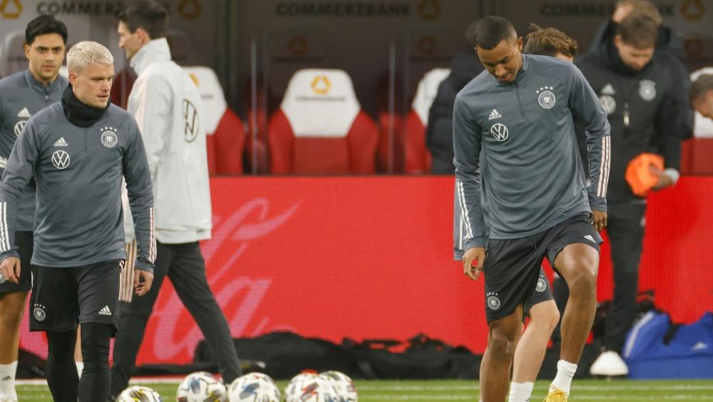 Uduokhai (r.) ist gelassen vor möglichem Debüt beim DFB Uduokhai (r.) ist gelassen vor möglichem Debüt beim DFB