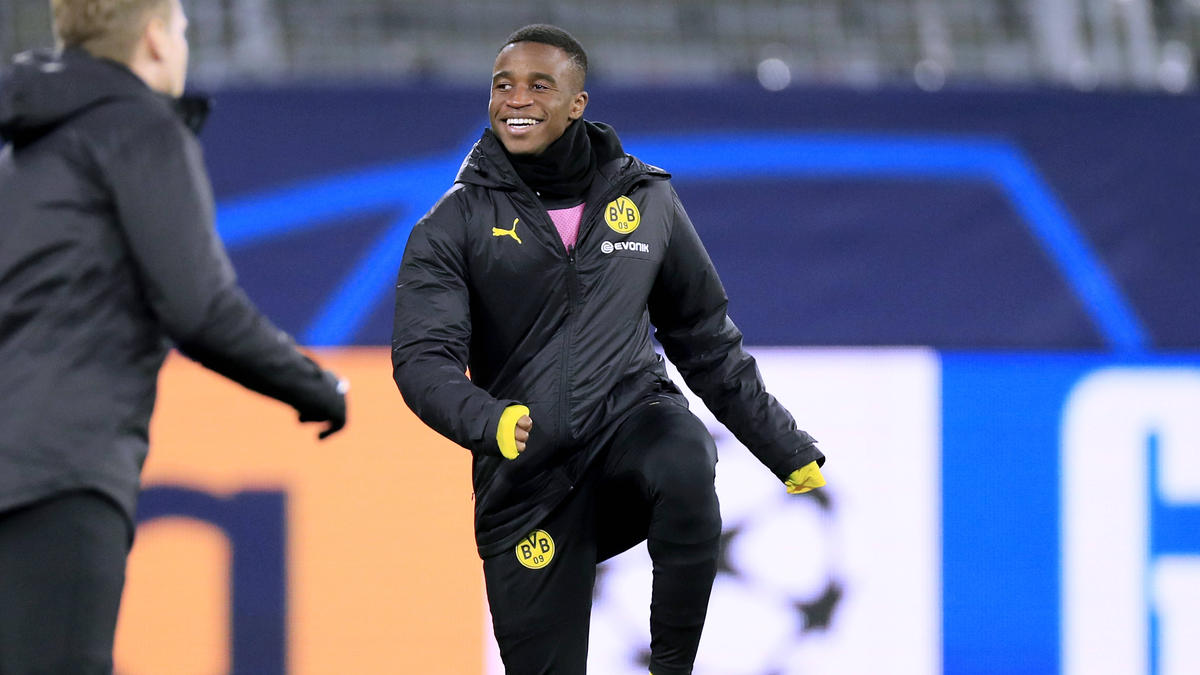 Moukoko steht beim BVB bis Sommer 2022 unter Vertrag Moukoko steht beim BVB bis Sommer 2022 unter Vertrag