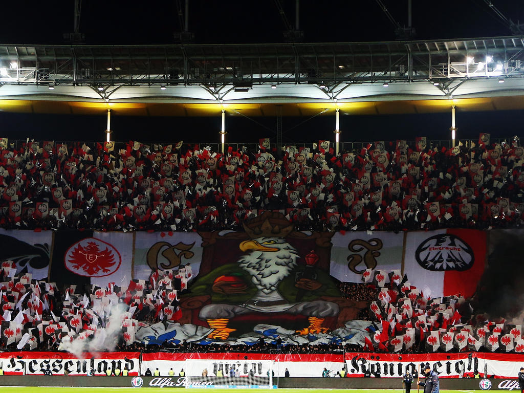 Tifo en el derbi regional ante el Darmstadt el 6 de diciembre. (Foto: Getty)