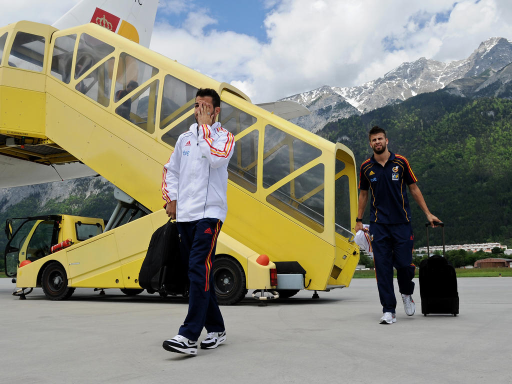 Piqué y Fàbregas llegando a Austria en 2012. (Foto: Getty)