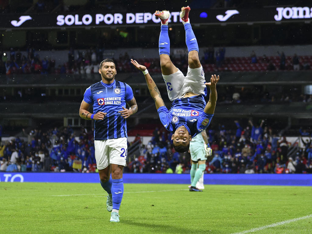 Orbelín Pineda celebra su gol con una cabriola. Orbelín Pineda celebra su gol con una cabriola.