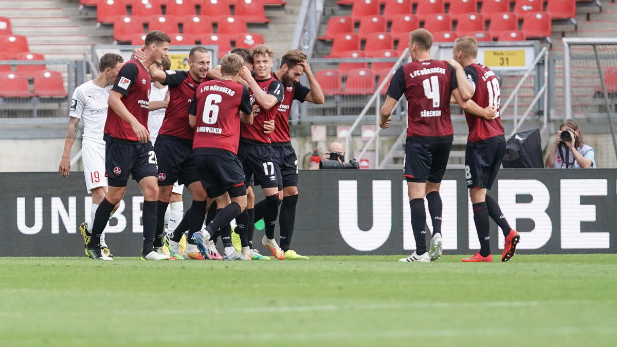 Der 1. FC Nürnberg darf auf den Ligaverbleib hoffen Der 1. FC Nürnberg darf auf den Ligaverbleib hoffen