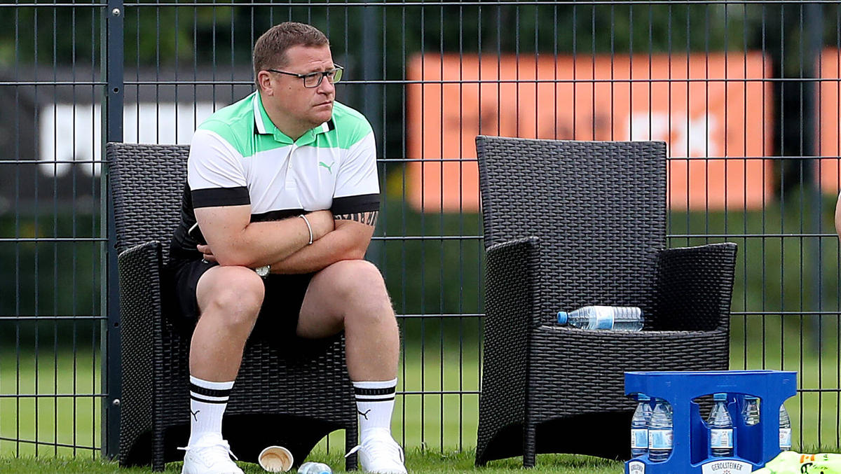 Max Eberl hat ein Trio von Borussia Mönchengladbach angezählt Max Eberl hat ein Trio von Borussia Mönchengladbach angezählt