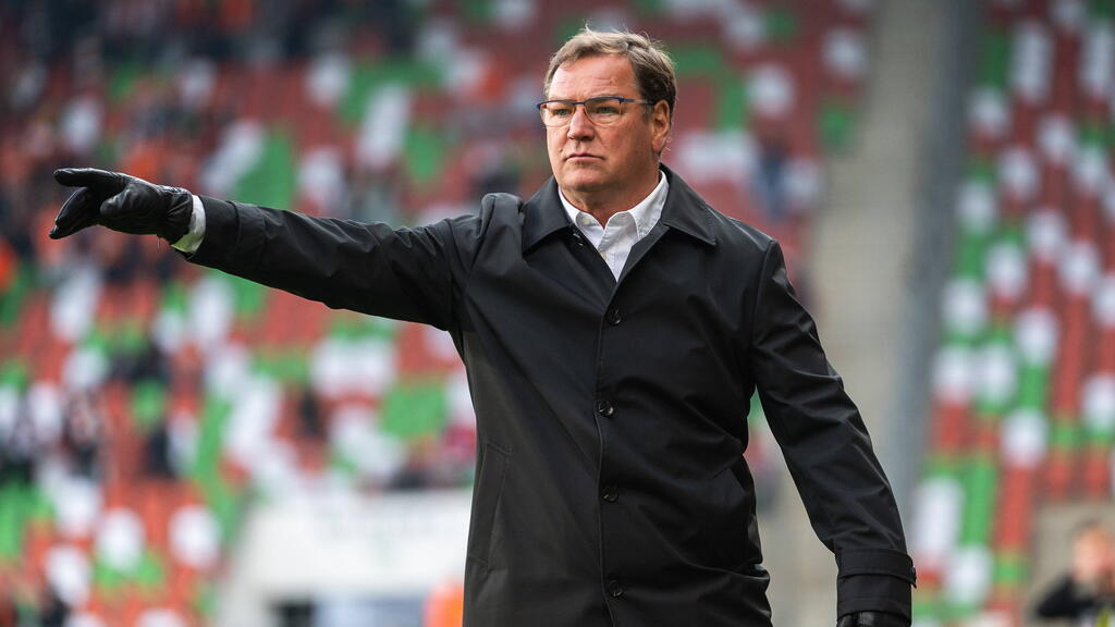 Jan Urban trainiert die polnische Nationalmannschaft Jan Urban trainiert die polnische Nationalmannschaft