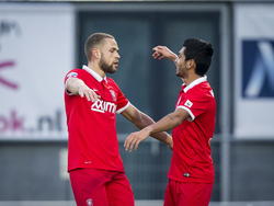 Luc Castaignos (l.) en Jesús Corona (r.) vieren de 1-2 tijdens het competitieduel PEC Zwolle - FC Twente. (23-11-2014)
