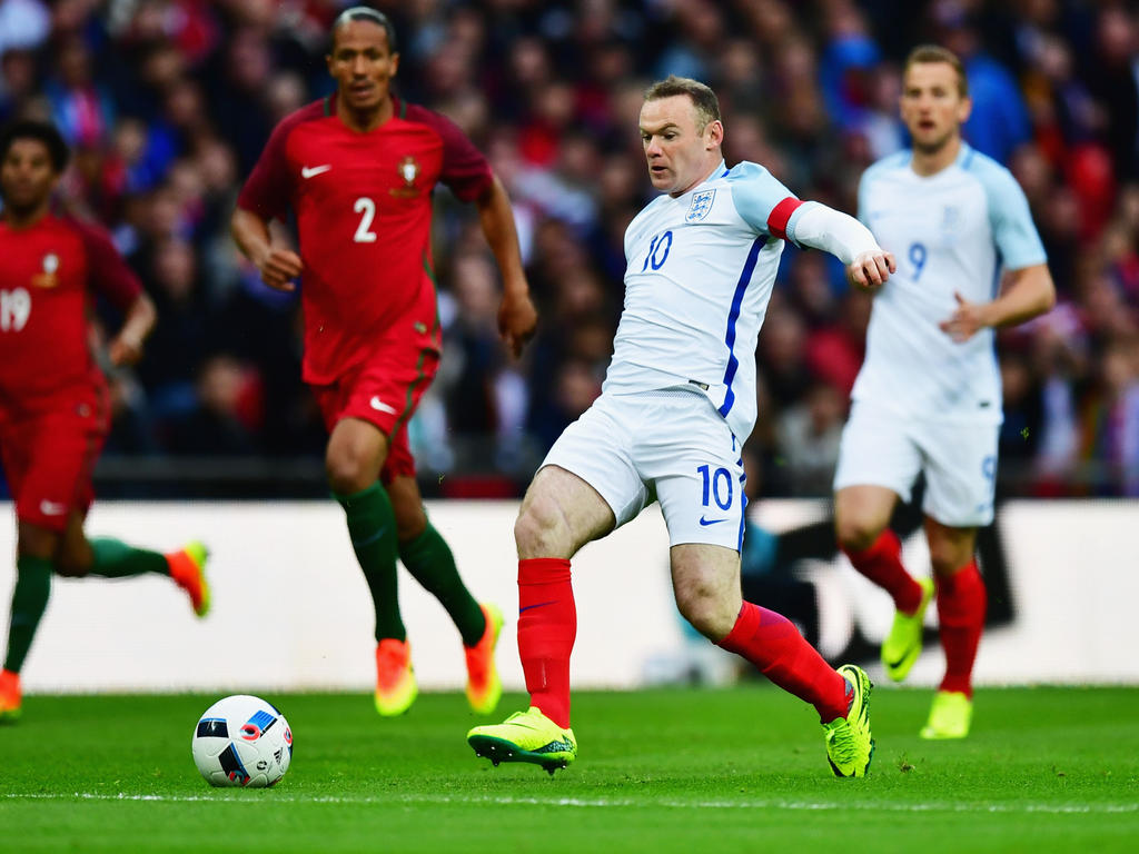 EURO » acutalités » Rooney reborn in England midfield role