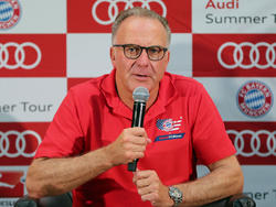 Karl-Heinz Rummenigge kritisiert den Umgang des englischen Rekordmeisters mit Bastian Schweinsteiger