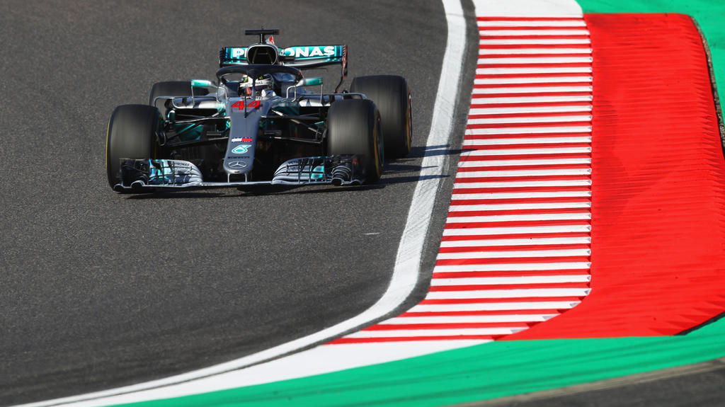 Nach Sotschi litt Hamilton auch in Suzuka unter durchdrehenden Rädern Nach Sotschi litt Hamilton auch in Suzuka unter durchdrehenden Rädern