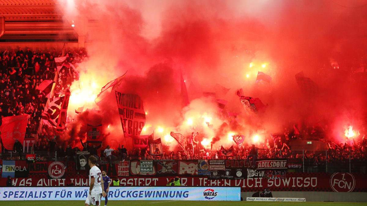 Nürnberg muss für das Fehlverhalten der Fans zahlen Nürnberg muss für das Fehlverhalten der Fans zahlen