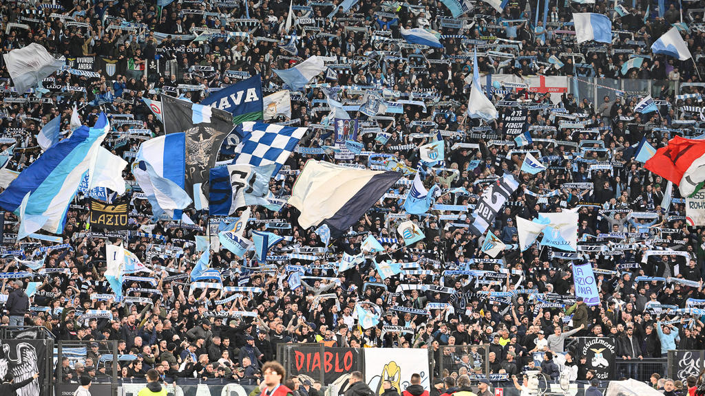 Die Fankurve von Lazio Rom ist fest in rechter Hand